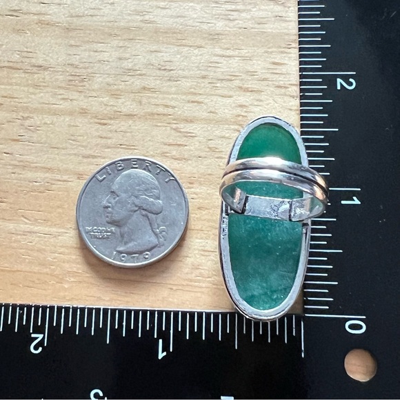 New Enhanced Faceted Green Emerald Stone Silver Overlay Ring Size 8.25 - Picture 3 of 11